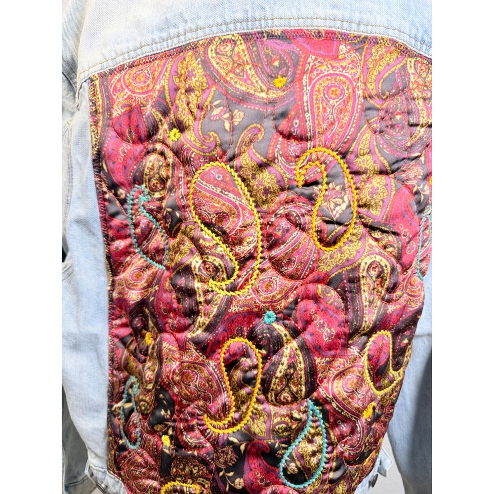 Free People Light Wash Denim Jacket Quilted Paisley Embroidered Back ML ML/G - Picture 5 of 10